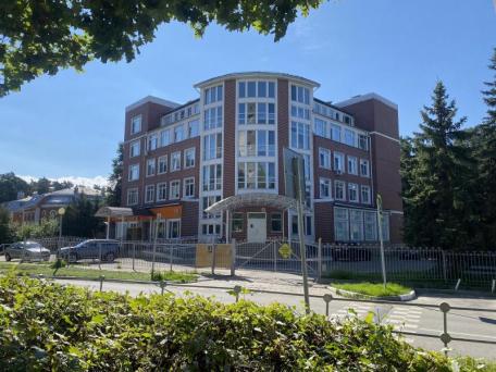Продам 4 ку 125 м в престижном доме-Фестивальный проезд д 2А 2й эт.